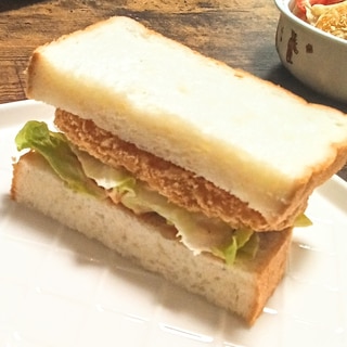 今日は、ハッシュドポテトDeサンドイッチ♫